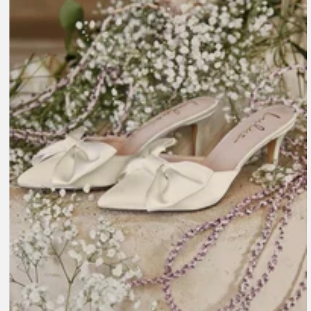 LULUS MULES - SIZE 7.5 NEVER WORN